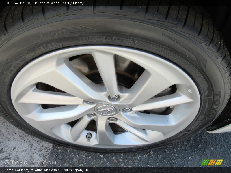 Bellanova White Pearl / Ebony 2016 Acura ILX