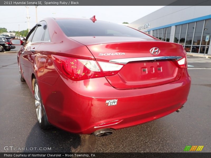 Sparkling Ruby / Black 2013 Hyundai Sonata SE