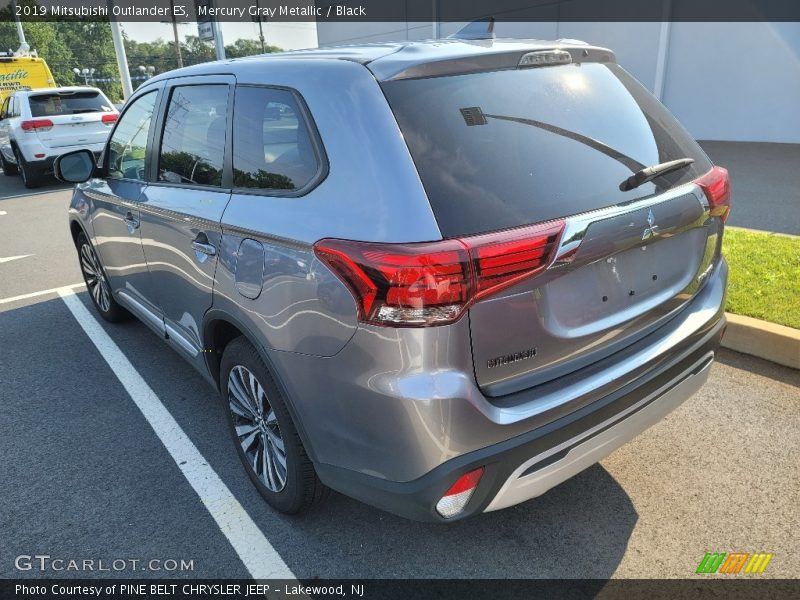 Mercury Gray Metallic / Black 2019 Mitsubishi Outlander ES