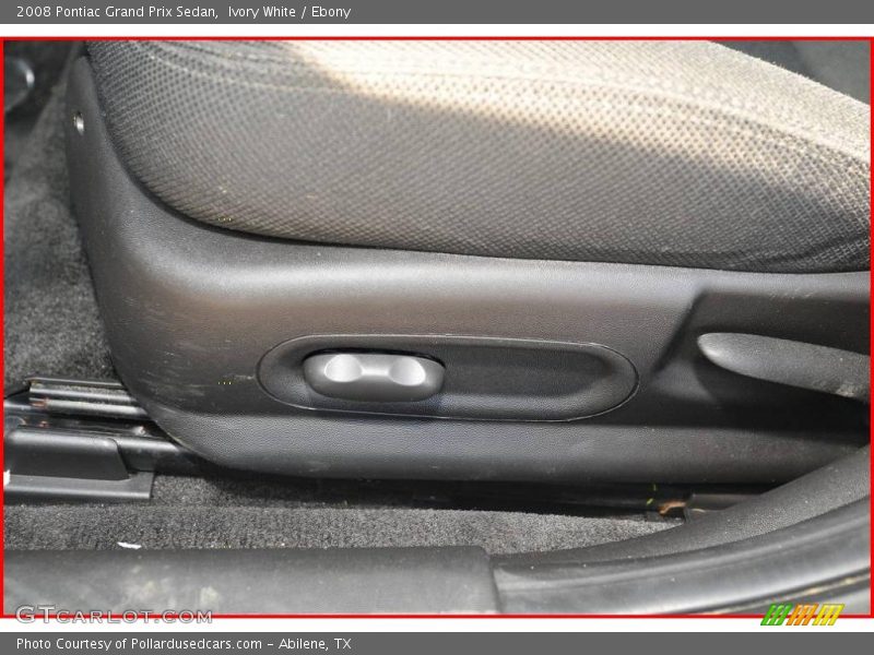 Ivory White / Ebony 2008 Pontiac Grand Prix Sedan