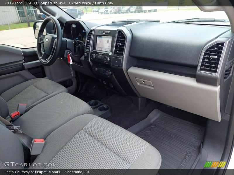 Oxford White / Earth Gray 2019 Ford F150 XLT SuperCab 4x4