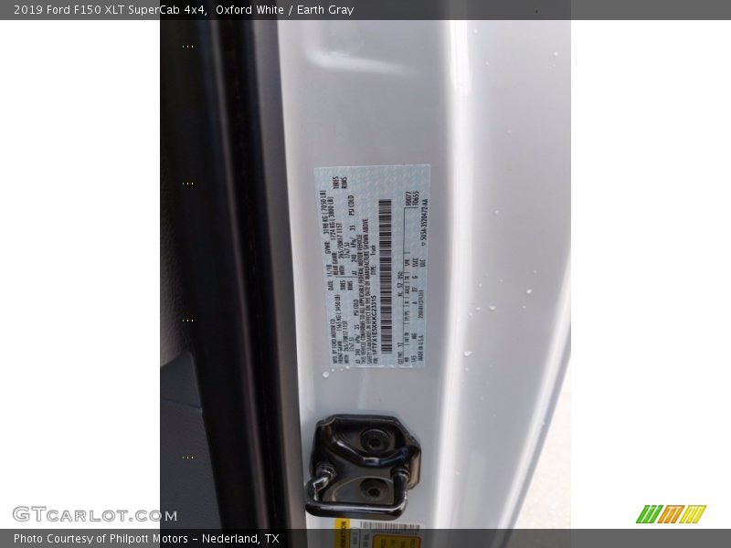 Oxford White / Earth Gray 2019 Ford F150 XLT SuperCab 4x4