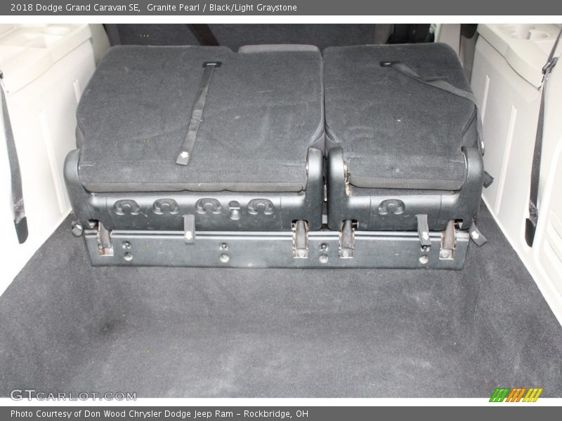 Granite Pearl / Black/Light Graystone 2018 Dodge Grand Caravan SE