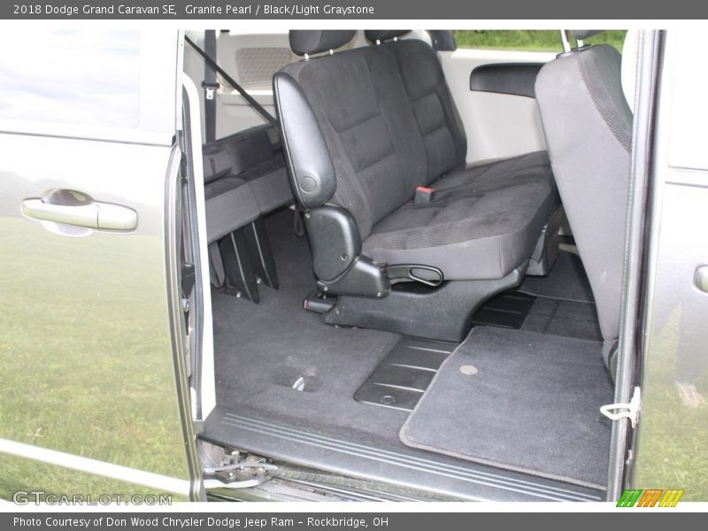 Granite Pearl / Black/Light Graystone 2018 Dodge Grand Caravan SE