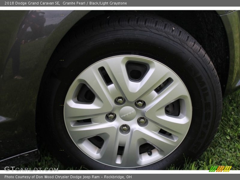 Granite Pearl / Black/Light Graystone 2018 Dodge Grand Caravan SE