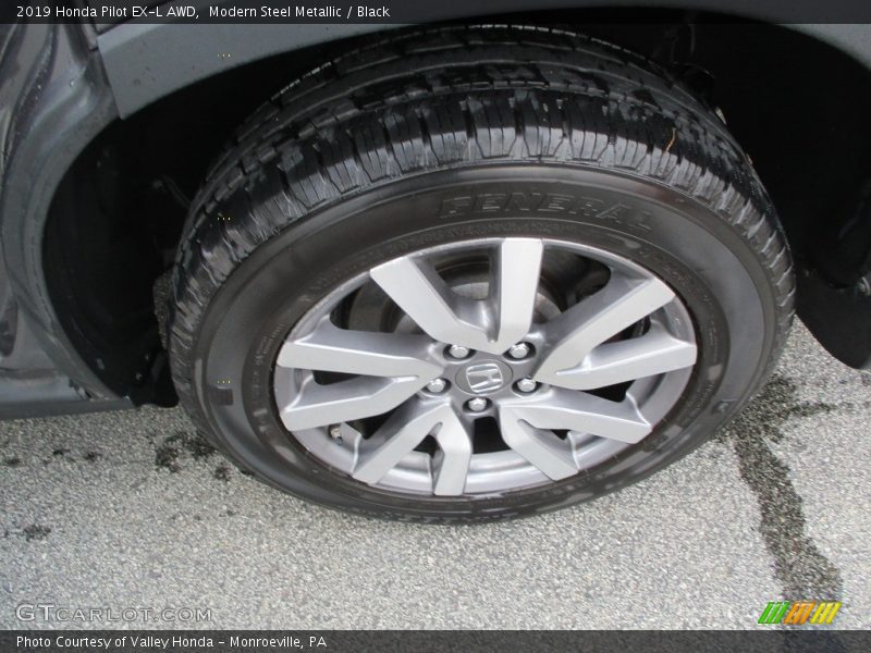 Modern Steel Metallic / Black 2019 Honda Pilot EX-L AWD