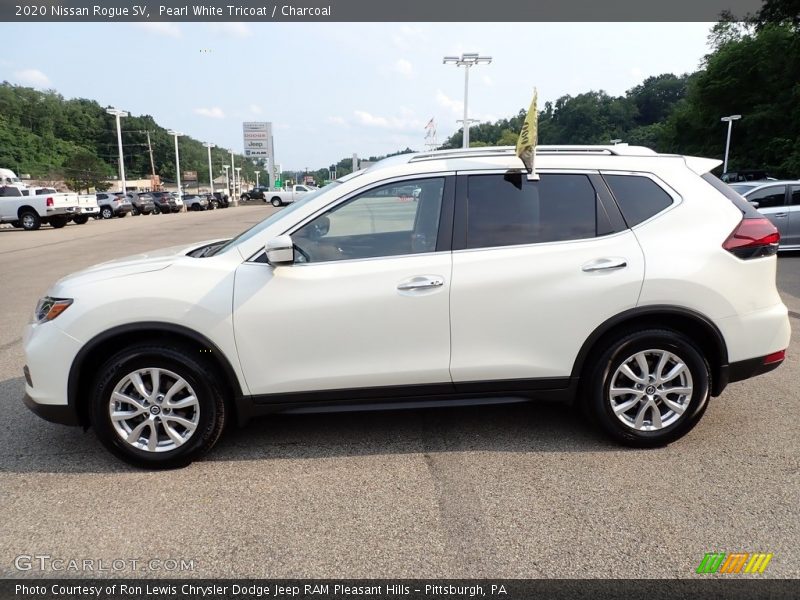 Pearl White Tricoat / Charcoal 2020 Nissan Rogue SV