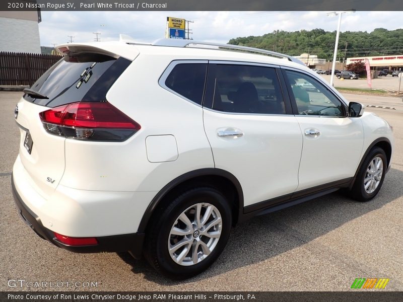 Pearl White Tricoat / Charcoal 2020 Nissan Rogue SV