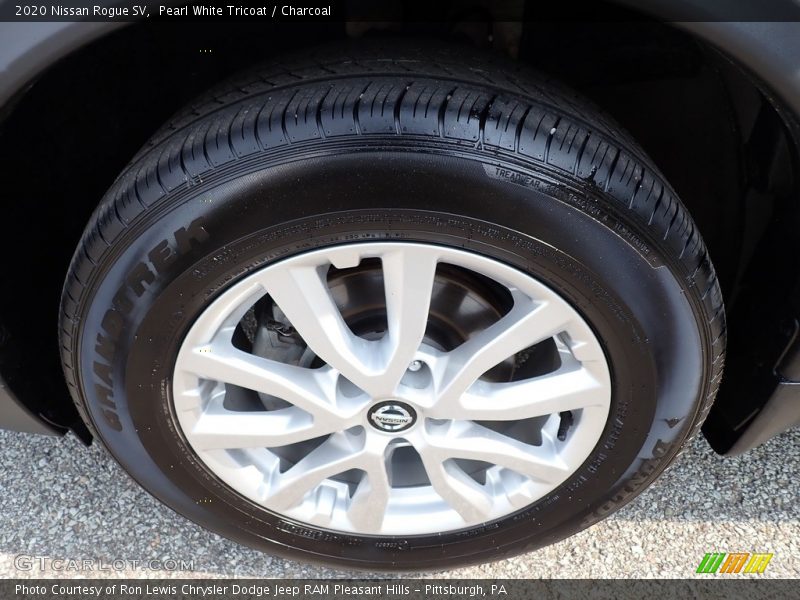 Pearl White Tricoat / Charcoal 2020 Nissan Rogue SV