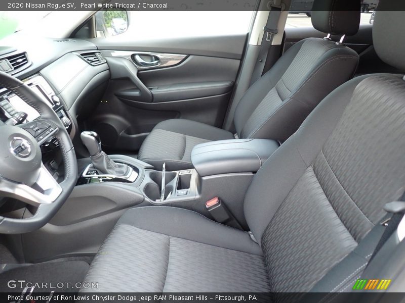 Pearl White Tricoat / Charcoal 2020 Nissan Rogue SV