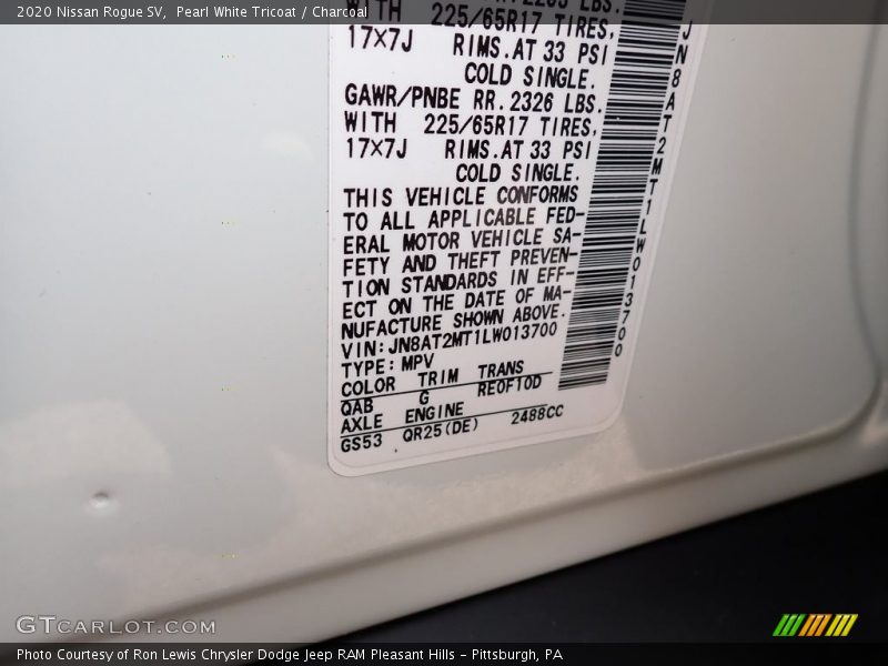 Pearl White Tricoat / Charcoal 2020 Nissan Rogue SV