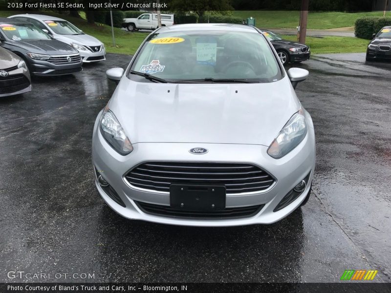 Ingot Silver / Charcoal Black 2019 Ford Fiesta SE Sedan