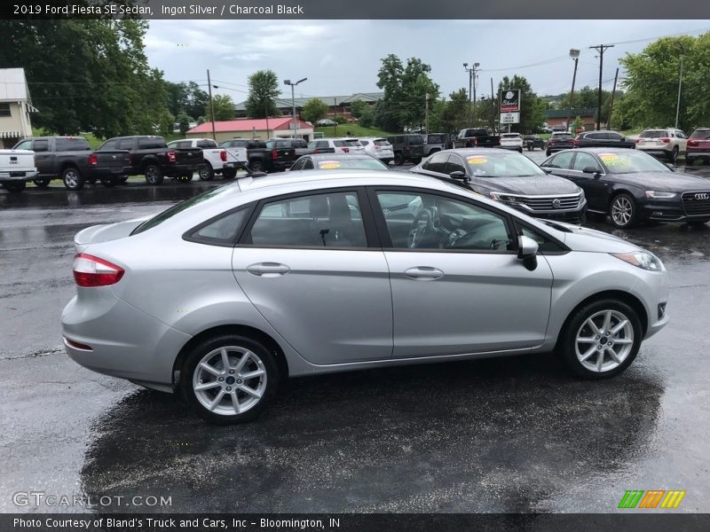 Ingot Silver / Charcoal Black 2019 Ford Fiesta SE Sedan