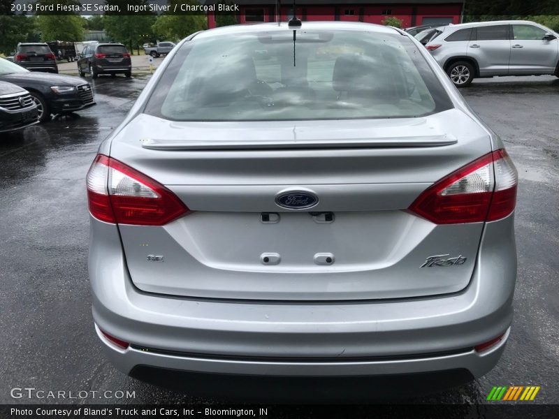 Ingot Silver / Charcoal Black 2019 Ford Fiesta SE Sedan