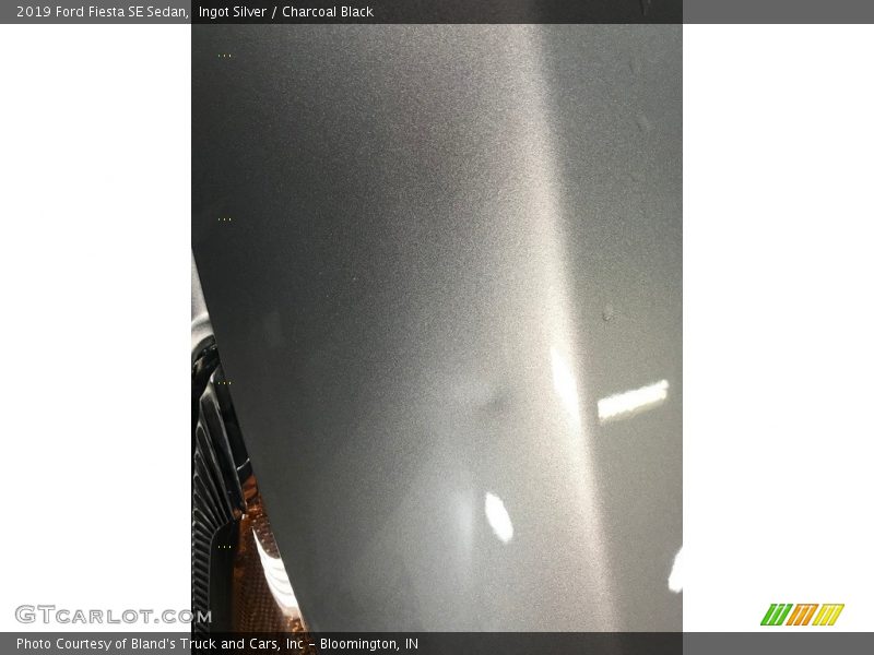 Ingot Silver / Charcoal Black 2019 Ford Fiesta SE Sedan