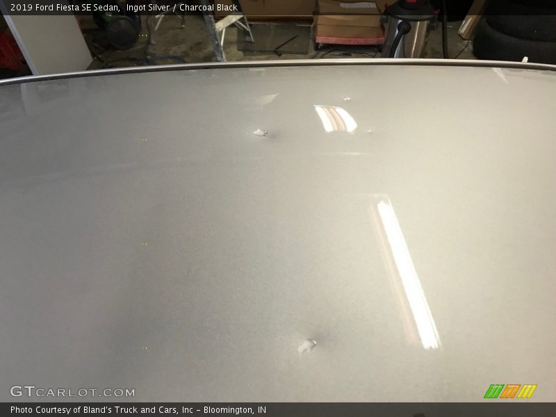 Ingot Silver / Charcoal Black 2019 Ford Fiesta SE Sedan