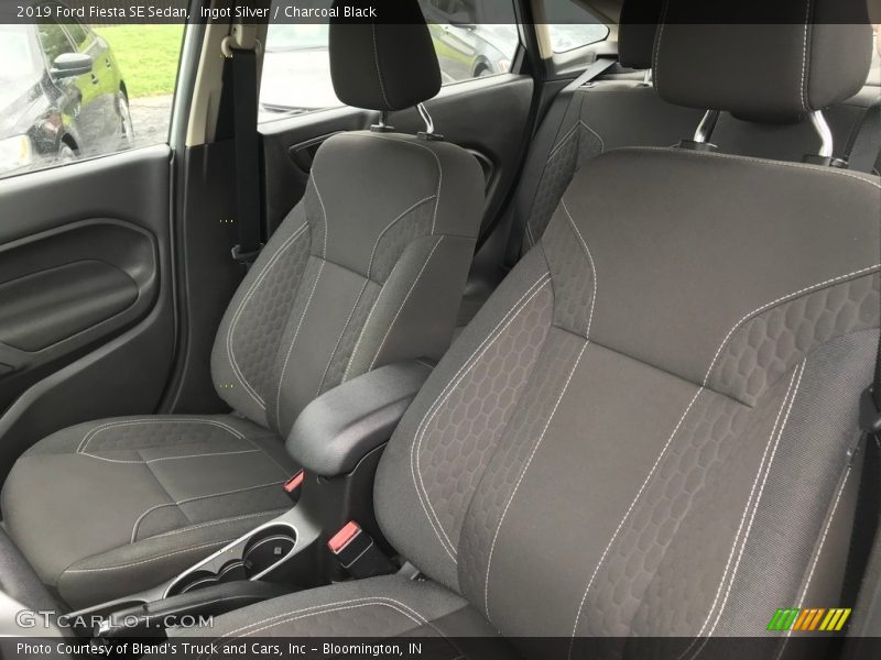Ingot Silver / Charcoal Black 2019 Ford Fiesta SE Sedan
