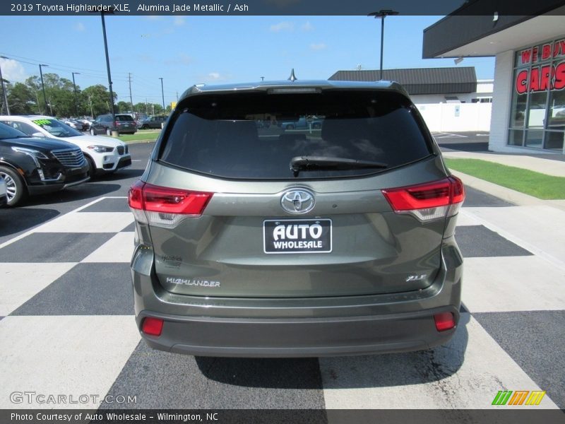 Alumina Jade Metallic / Ash 2019 Toyota Highlander XLE