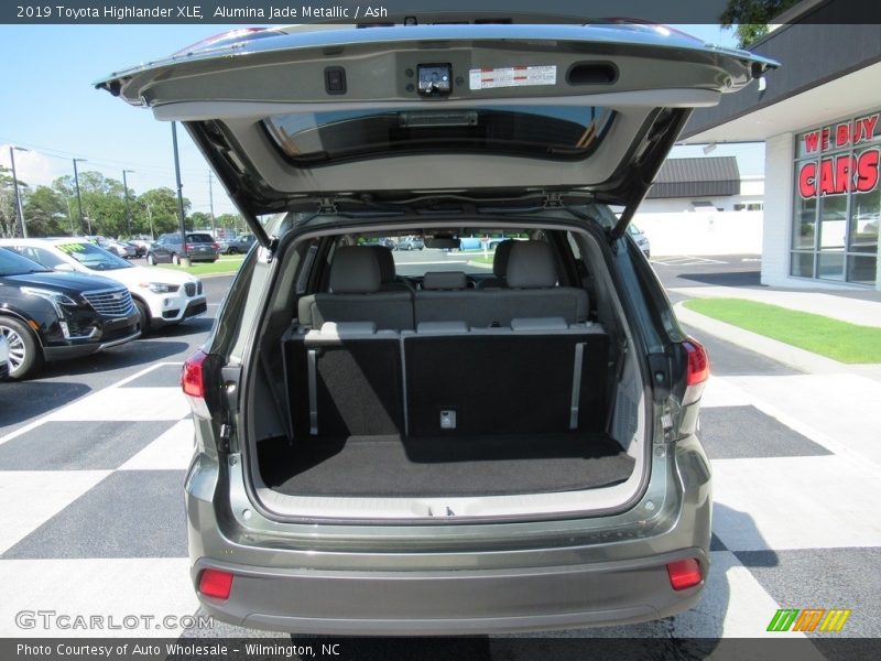 Alumina Jade Metallic / Ash 2019 Toyota Highlander XLE