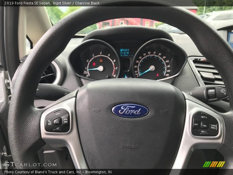 Ingot Silver / Charcoal Black 2019 Ford Fiesta SE Sedan