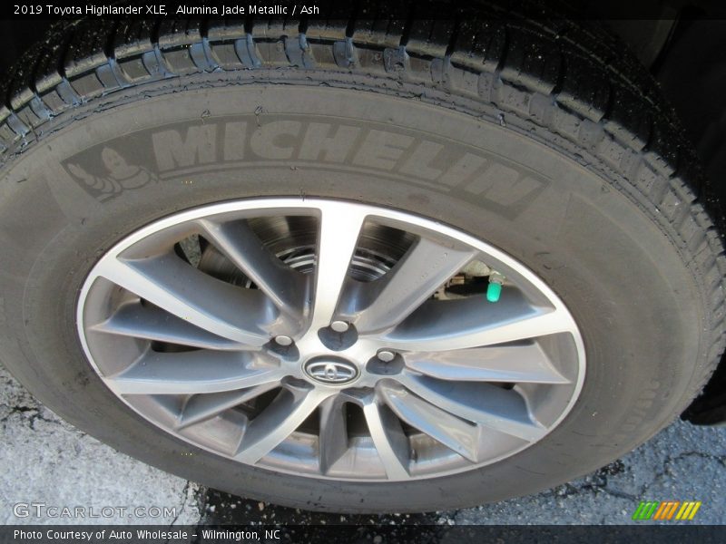 Alumina Jade Metallic / Ash 2019 Toyota Highlander XLE