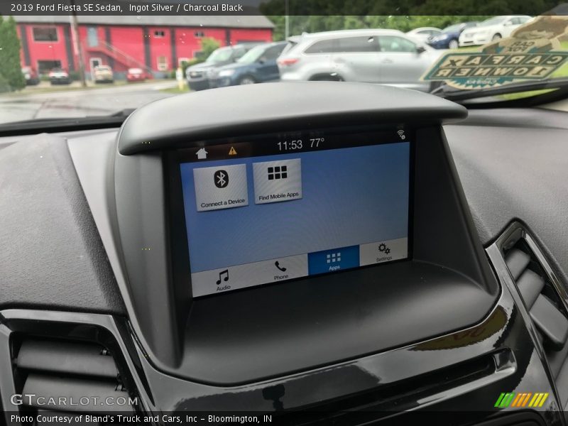 Ingot Silver / Charcoal Black 2019 Ford Fiesta SE Sedan