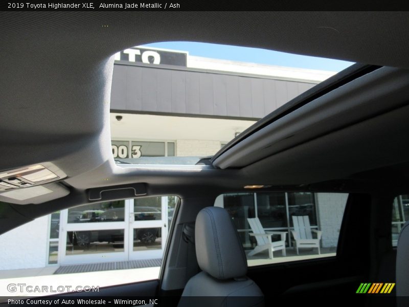 Alumina Jade Metallic / Ash 2019 Toyota Highlander XLE