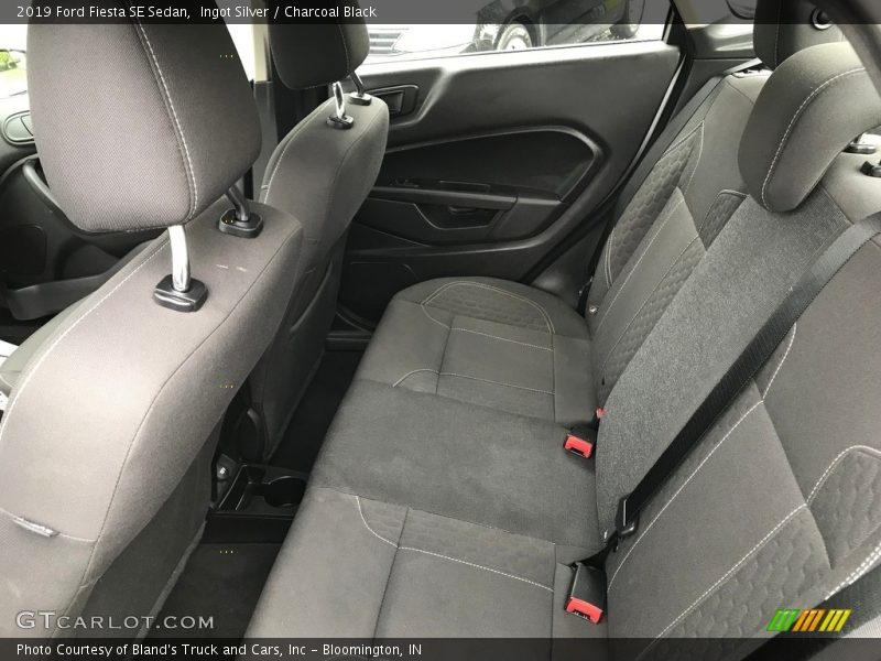 Ingot Silver / Charcoal Black 2019 Ford Fiesta SE Sedan