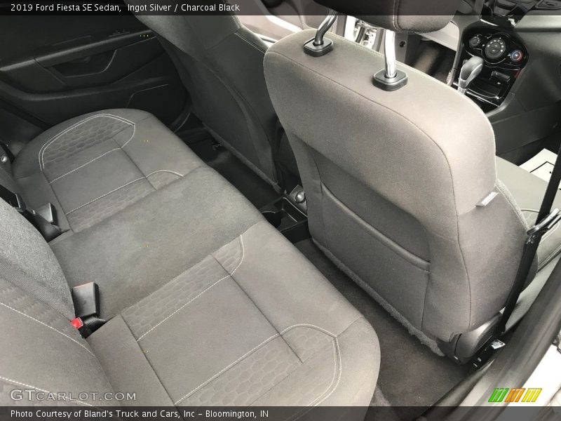 Ingot Silver / Charcoal Black 2019 Ford Fiesta SE Sedan