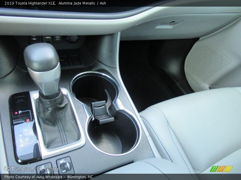 Alumina Jade Metallic / Ash 2019 Toyota Highlander XLE