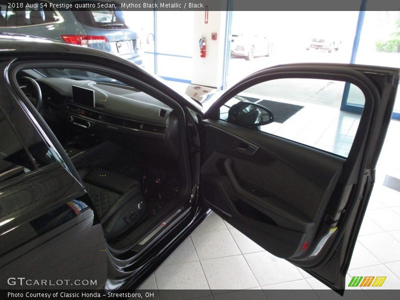 Mythos Black Metallic / Black 2018 Audi S4 Prestige quattro Sedan