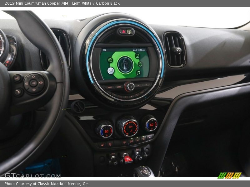 Light White / Carbon Black 2019 Mini Countryman Cooper All4