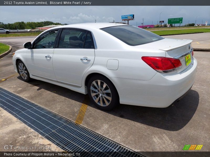 Blizzard White Pearl / Ivory 2012 Toyota Avalon Limited