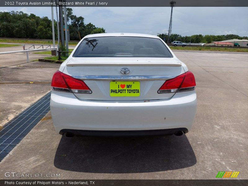 Blizzard White Pearl / Ivory 2012 Toyota Avalon Limited