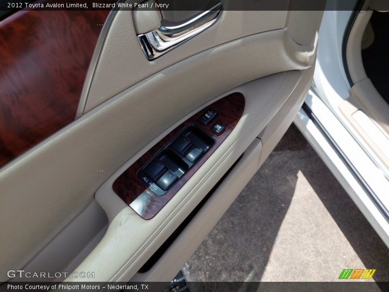 Blizzard White Pearl / Ivory 2012 Toyota Avalon Limited