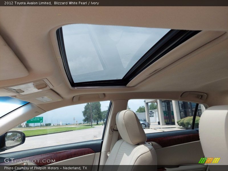Blizzard White Pearl / Ivory 2012 Toyota Avalon Limited