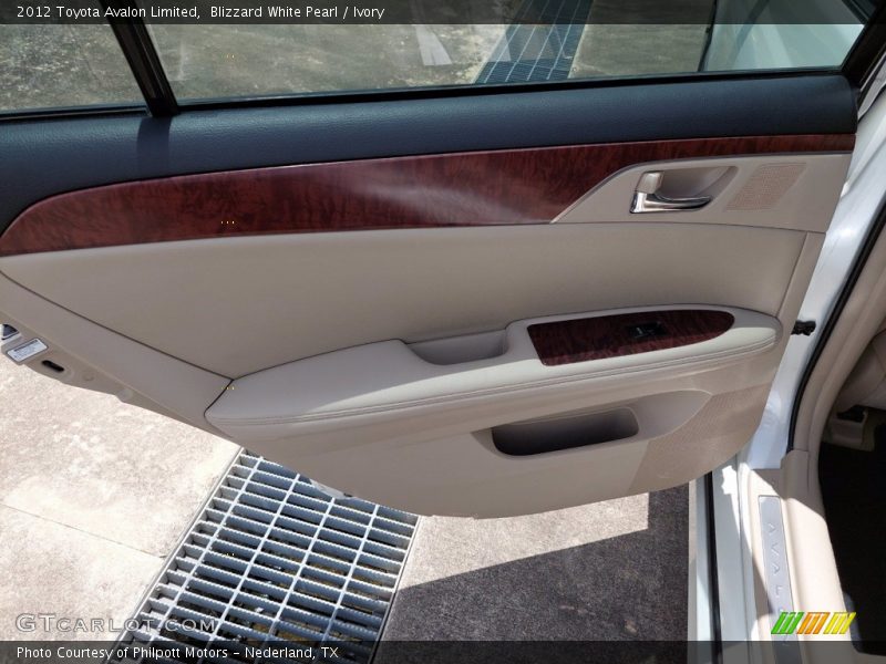 Blizzard White Pearl / Ivory 2012 Toyota Avalon Limited
