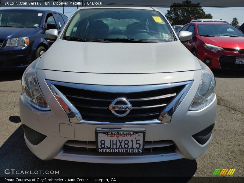 Brilliant Silver Metallic / Charcoal 2019 Nissan Versa S