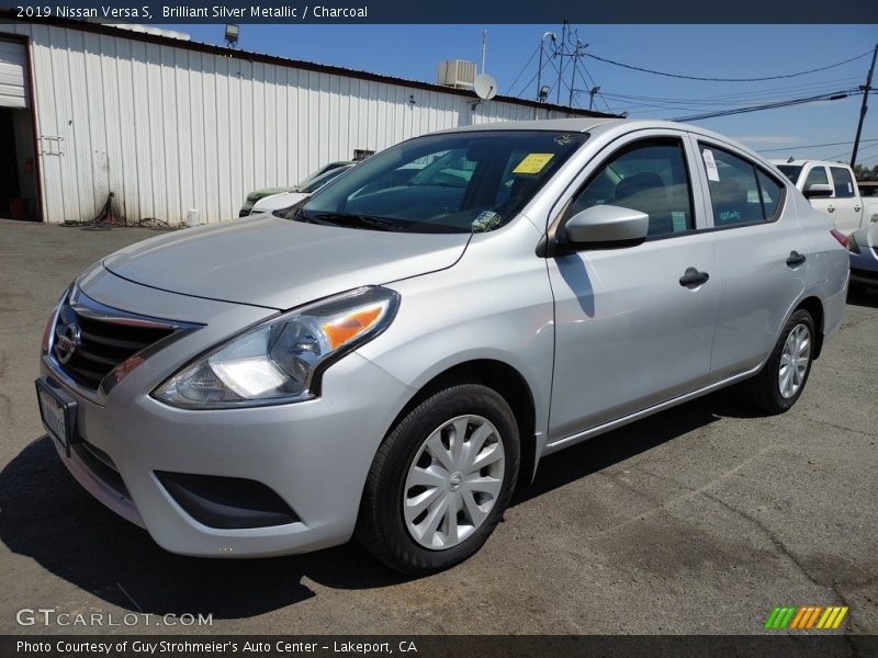 Brilliant Silver Metallic / Charcoal 2019 Nissan Versa S