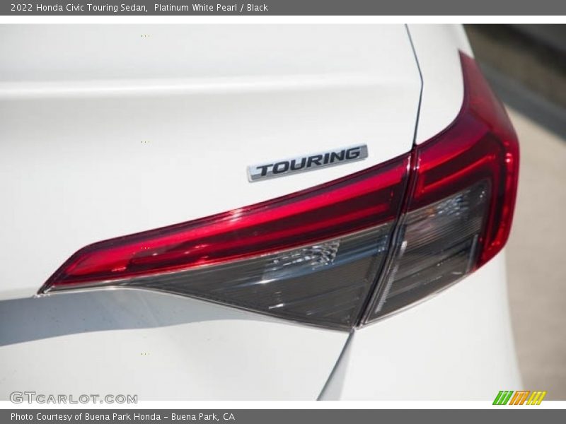 Platinum White Pearl / Black 2022 Honda Civic Touring Sedan