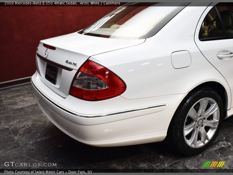 Arctic White / Cashmere 2009 Mercedes-Benz E 350 4Matic Sedan