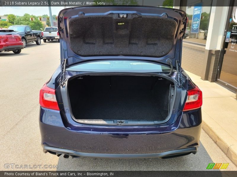 Dark Blue Metallic / Warm Ivory 2018 Subaru Legacy 2.5i