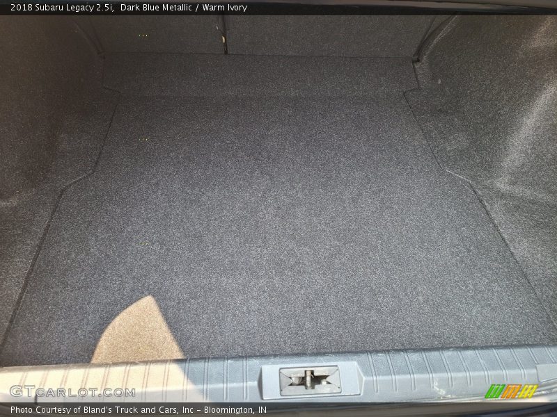 Dark Blue Metallic / Warm Ivory 2018 Subaru Legacy 2.5i