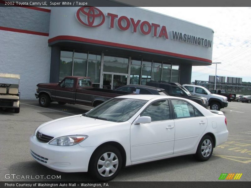 Super White / Taupe 2002 Toyota Camry LE