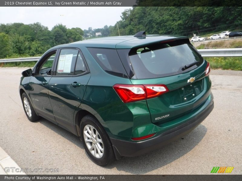 Ivy Green Metallic / Medium Ash Gray 2019 Chevrolet Equinox LS