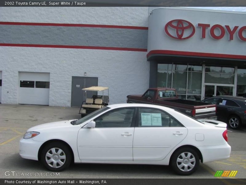 Super White / Taupe 2002 Toyota Camry LE
