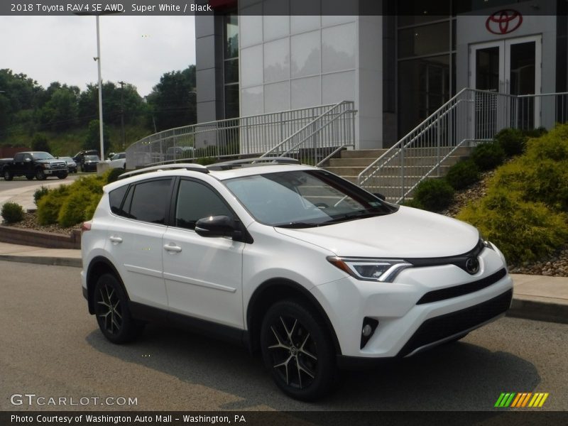 Super White / Black 2018 Toyota RAV4 SE AWD