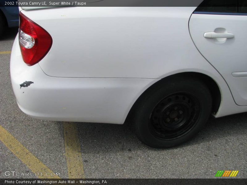 Super White / Taupe 2002 Toyota Camry LE