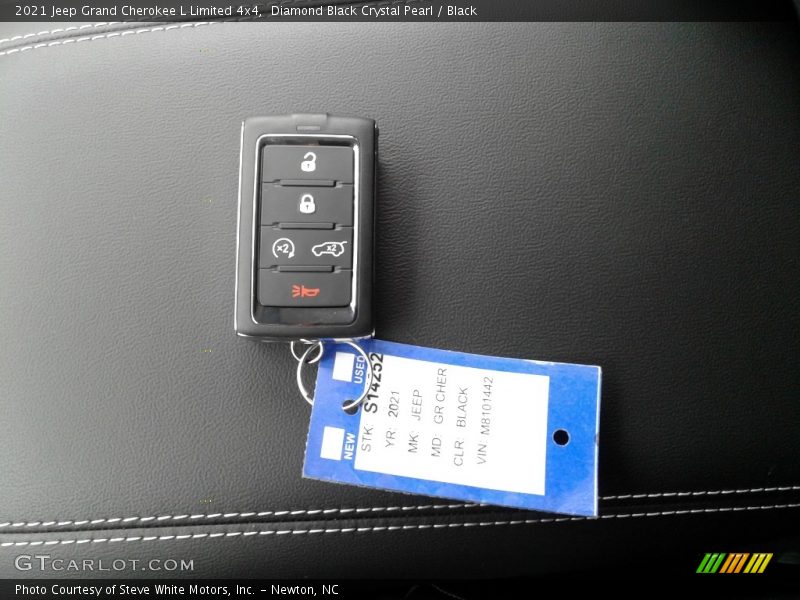 Diamond Black Crystal Pearl / Black 2021 Jeep Grand Cherokee L Limited 4x4