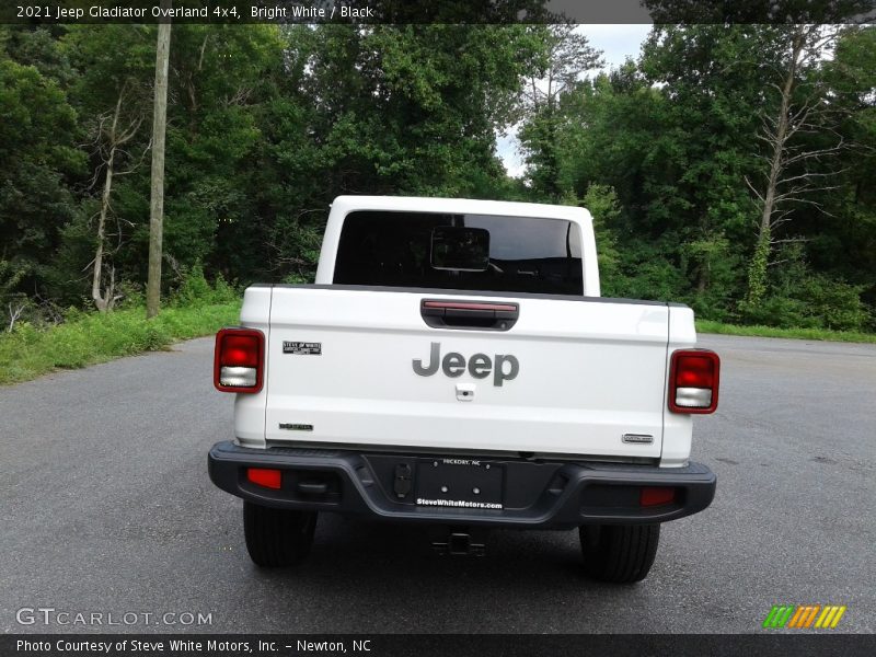 Bright White / Black 2021 Jeep Gladiator Overland 4x4